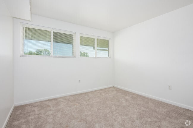 2BR, 1BA - 850SF - Second Bedroom