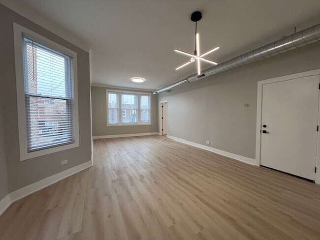 Photo - 3640 W Fullerton Ave