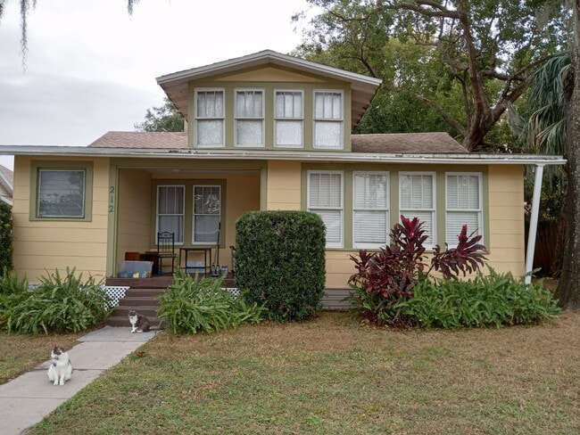Photo - 212 N 12th St