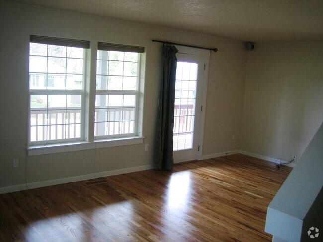 Building Photo - 1550 Kent St NW Rental
