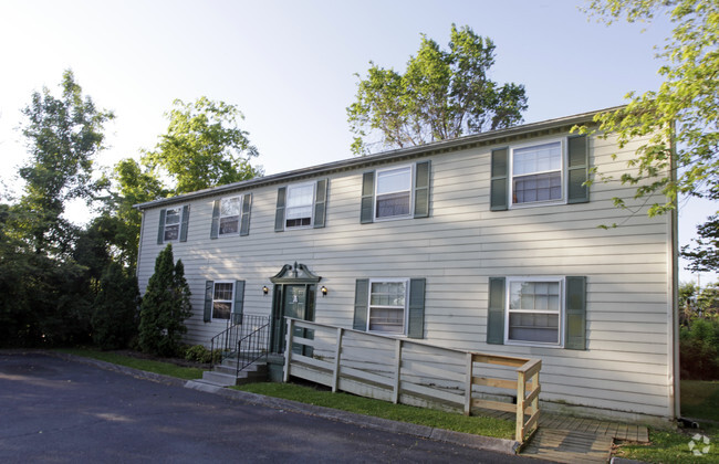 Building Photo - Williamsburg Village Rental