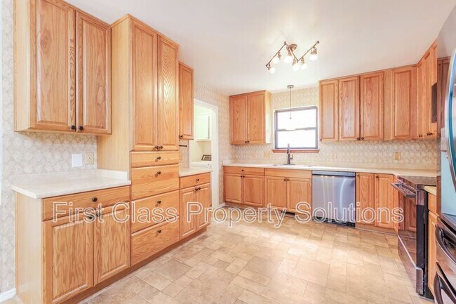 Photo - 713 Sage Brush Rd