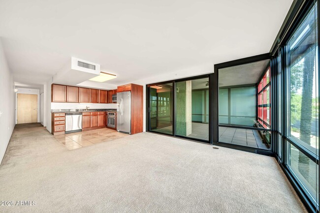Building Photo - 4808 N 24th St Unit 202