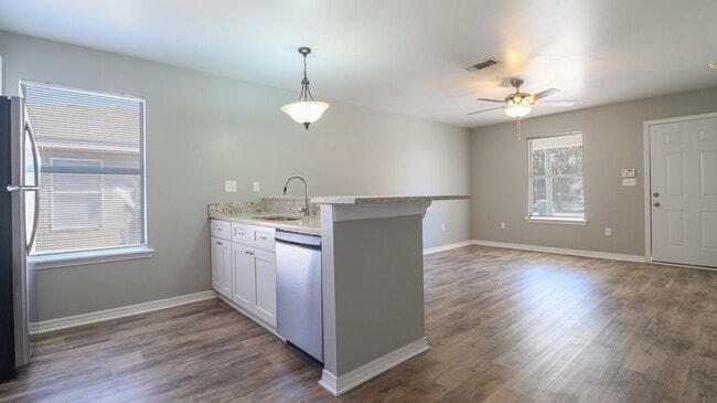 Kitchen - 4408 30th 1/2 St Unit B