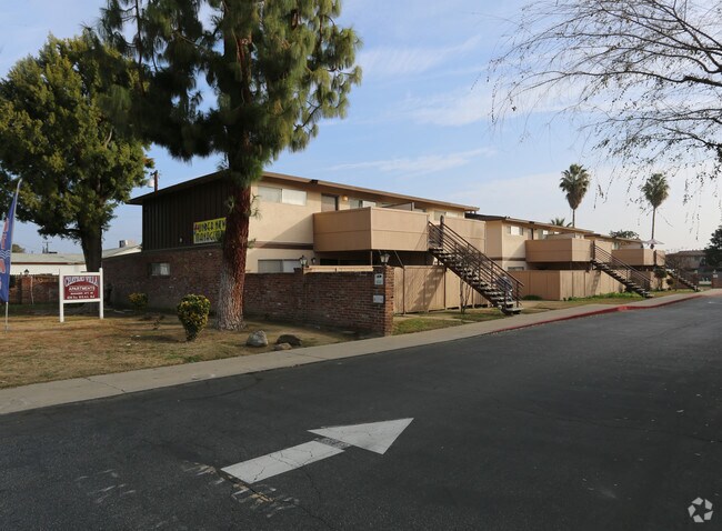 Photo - CHATEAU VILLA APARTMENTS