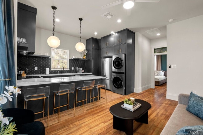 Photo - 201 E Carson St Unit 2