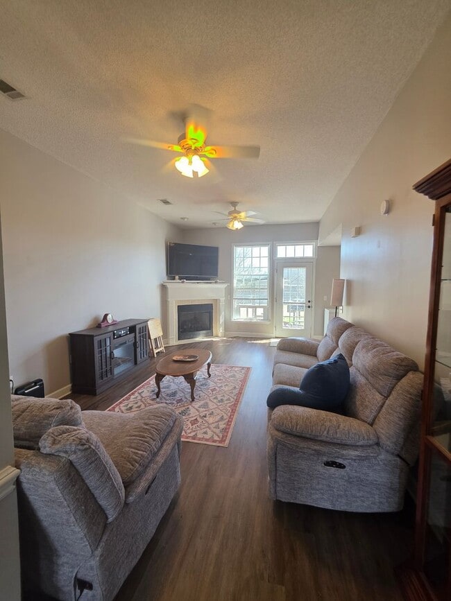Photo - Available May! Non-Furnished Unit!