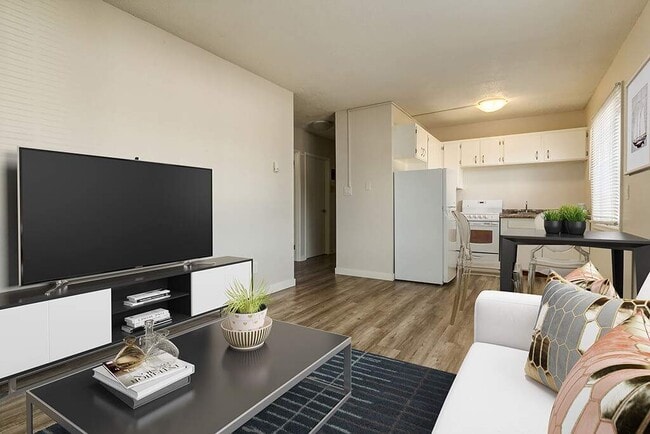 Photo - King's Court