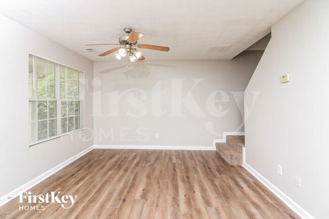 Photo - 103 Cobblestone Dr