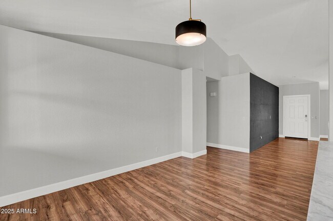 Photo - 8406 W Dahlia Dr