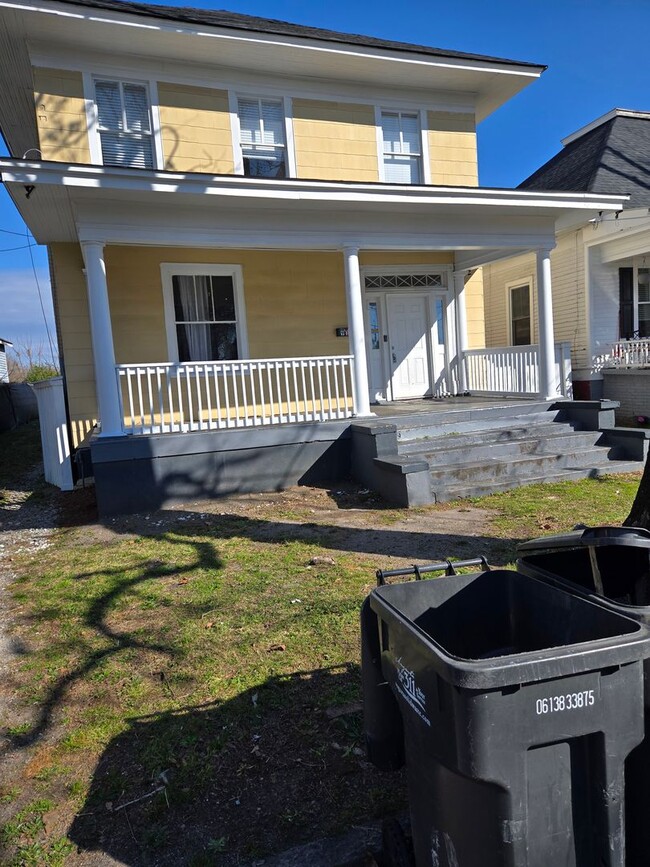 Single family home with covered front porch - Single family home with covered front porch