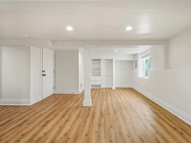 Photo - 125 NE Shaver St Unit 125 NE Shaver St #B