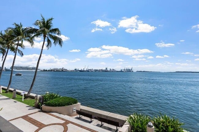 Photo - 520 Brickell Key Dr Unit a200