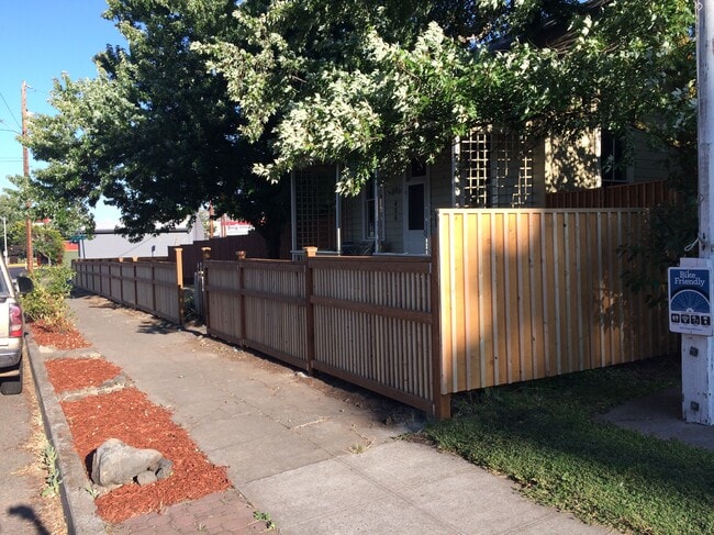 406 W 2nd Pl