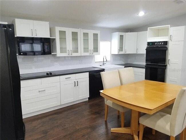 Photo - 990 E Bay St