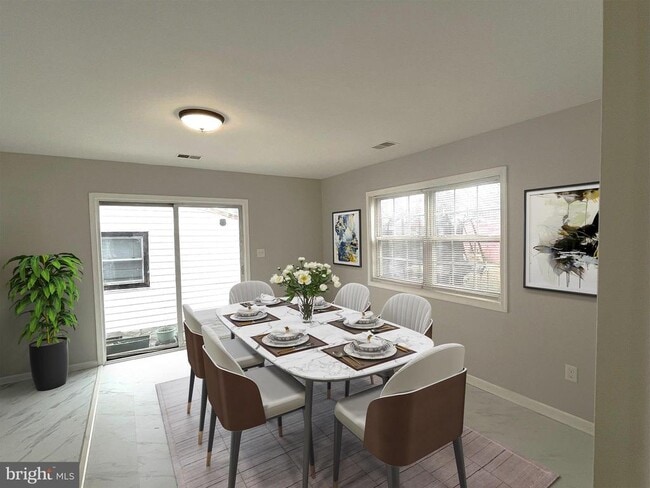 Photo - 4800 Madison St