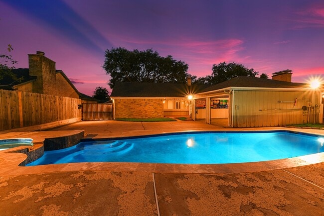 Photo - 215 Gentilly Dr