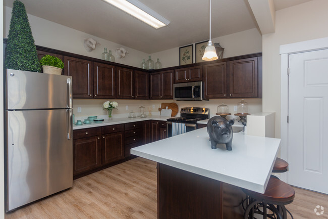 Kitchen - The Meadows at Park Avenue Rental