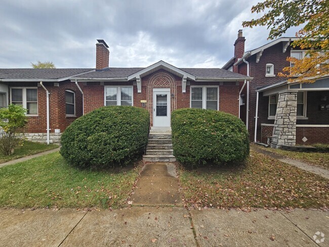 Building Photo - You're going to love this historic bungalo... Rental