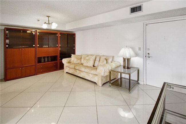 Photo - 290 174th St St Unit 1401