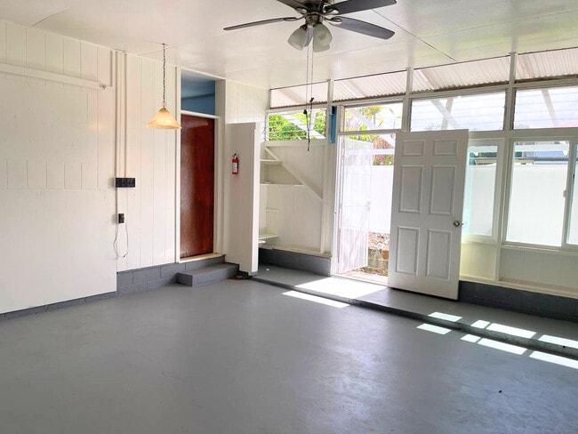 Photo - 2379 Kilauea Ave