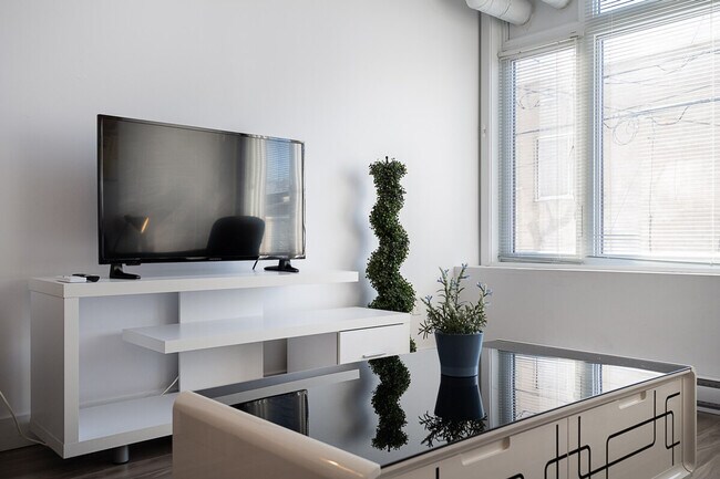 Photo - 6552 Av. De Chateaubriand Unit ID1261771P