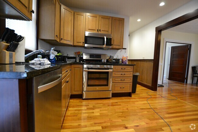 Building Photo - 22 Saybrook St Unit 1 Rental