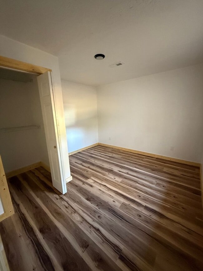 Photo - Harriman 37748 - 1 Bedroom, 1 bath Duplex - Call Lisa Vineyard or Shannon Russell 865-216-9334