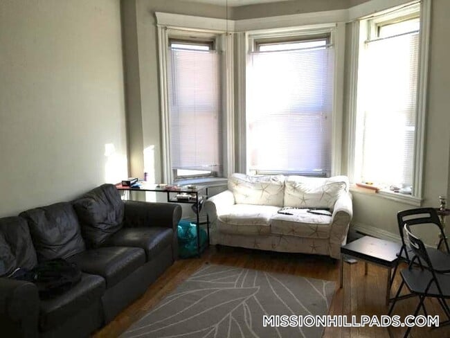 Building Photo - 895 Huntington Ave Rental
