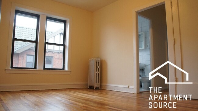 Building Photo - 3304 W Schubert Ave