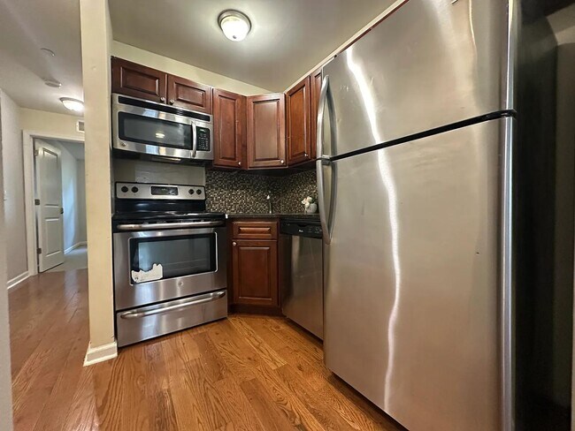Photo - 1839 Willington St