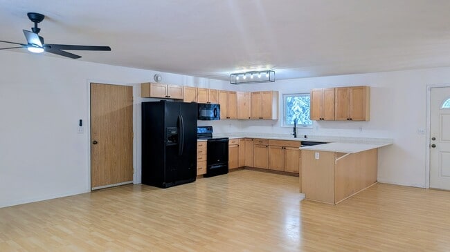 Photo - 3885 Sonoma Ave