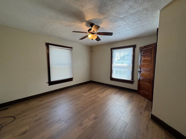 MOS - 29-31 S. Ardmore Ave. - MOS - 29-31 S. Ardmore Ave. Apartment Unit 29