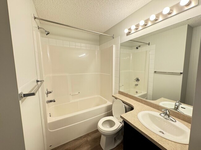 Photo - Lake Ridge 99 and 143 Apartments