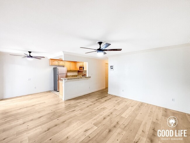 Photo - SD: Bright 2BD/2BA Condo in Golden Hill with In-Unit Laundry & Tandem Parking Unit 276