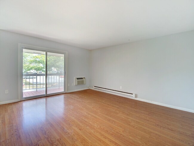Photo - 807 Eves Dr Unit 3P