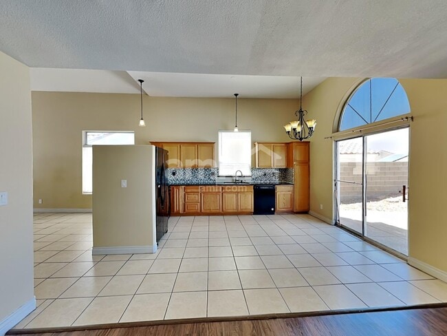203 Mariposa Way