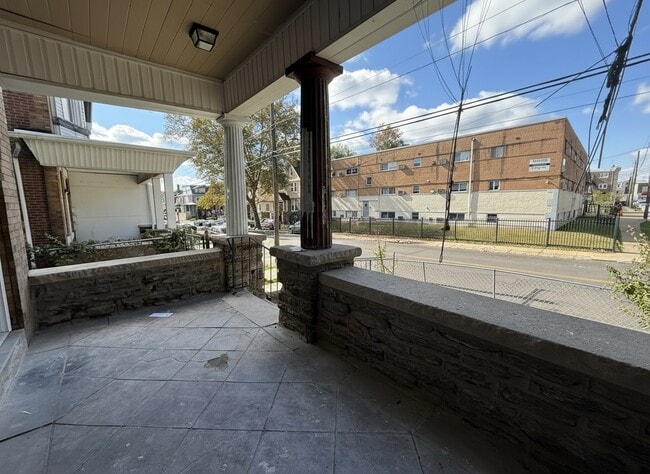 Photo - 4917 N 13th St Unidad 1