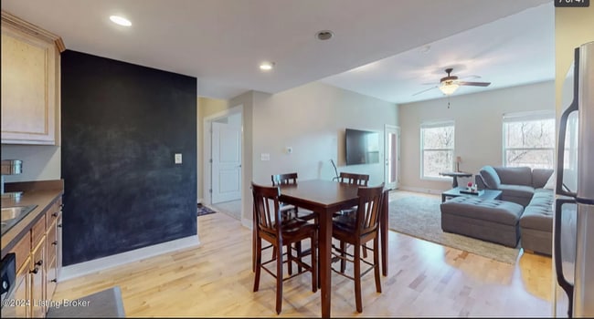 Photo - 2411 Brownsboro Rd