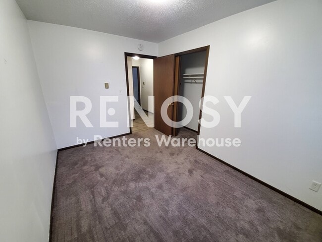 29 2nd Ave W