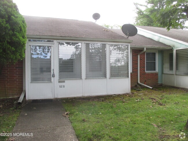 Building Photo - 52D Cambridge Ct Rental