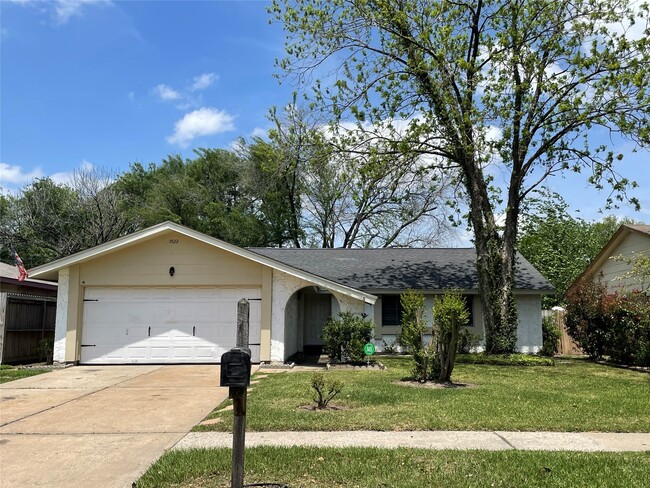 Building Photo - 7622 Bubbling Spring Ln Rental