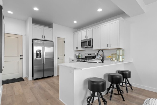 Building Photo - Dry Creek Highlands Towns - 8807