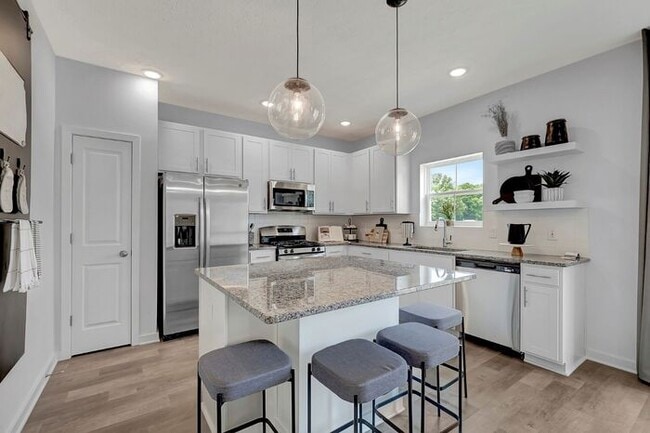 Photo - 183 Pine Crest View Dr