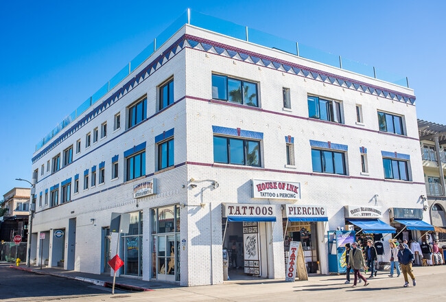 Building Photo - 8 Brooks Ave