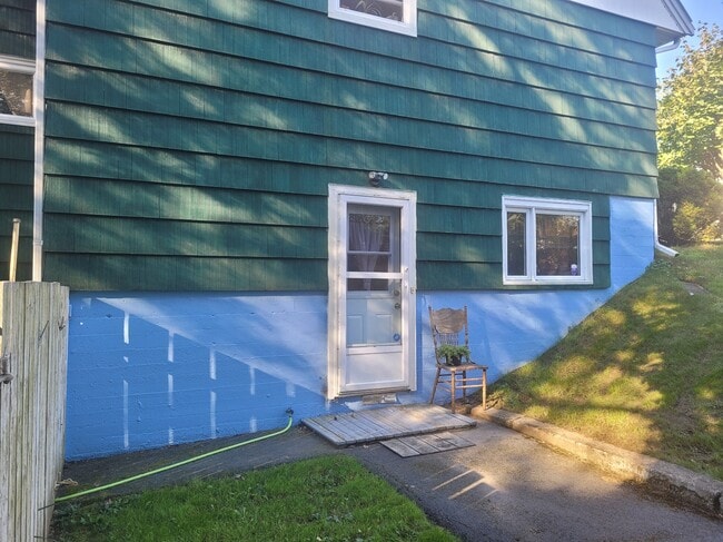 Photo - 124 Coronation Ave