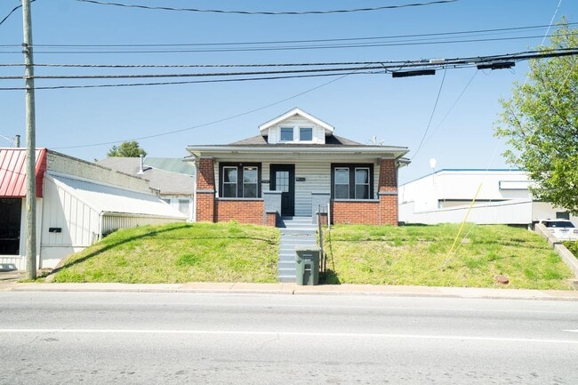 Building Photo - Triplett