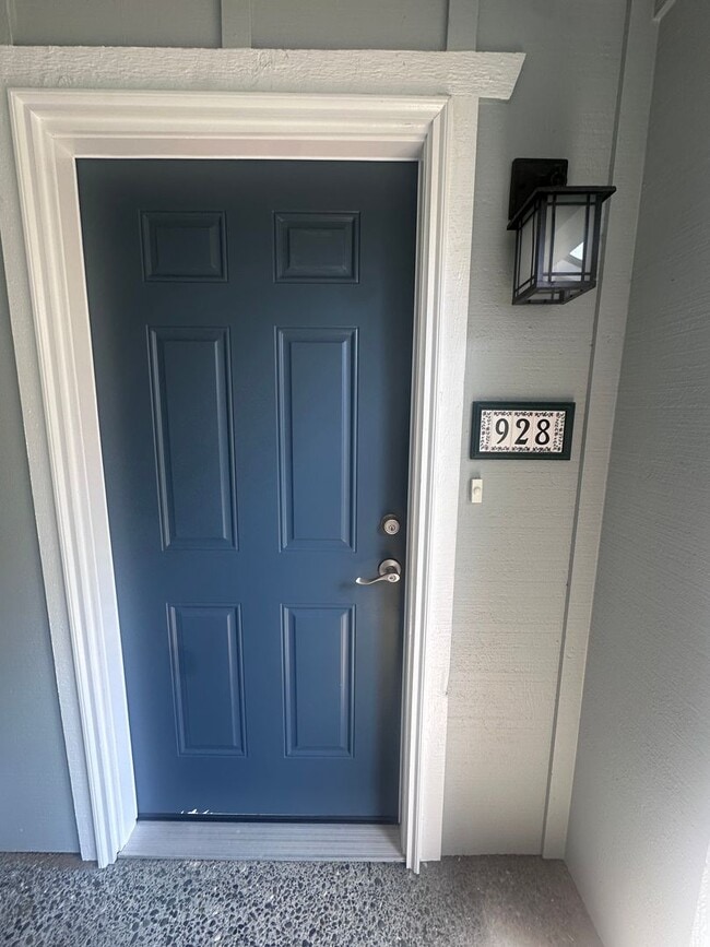 Photo - 928 Blue Heron Ave NE