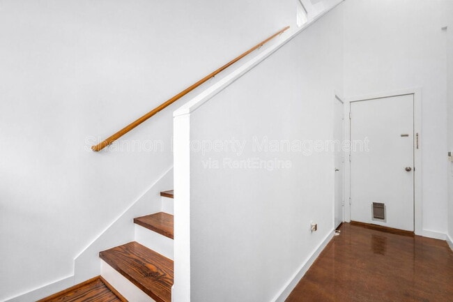 Photo - 906 Andrews St