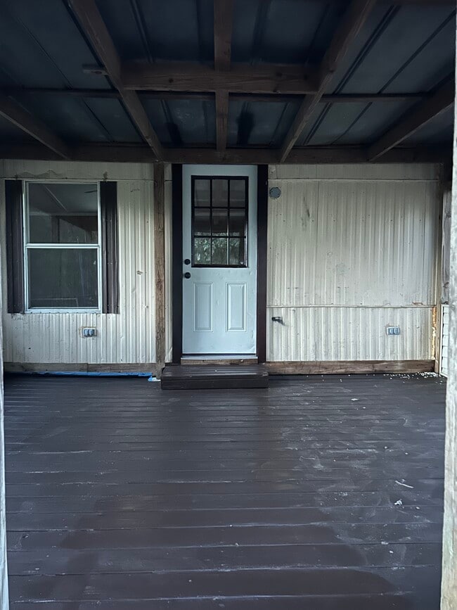 Photo - 613 Honeyfarm Ln